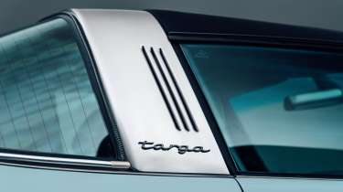 Theon Design Porsche 911 Targa – roll hoop
