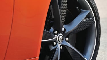Jaguar F-type V8 S wheel
