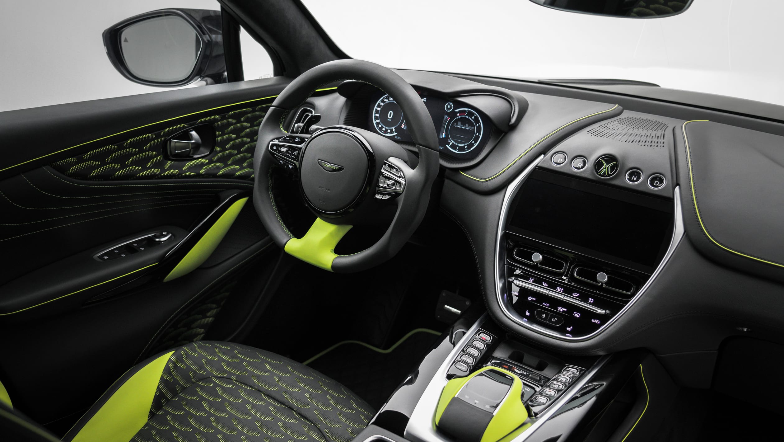 Mansory%20Aston%20Martin%20DBX-9.jpg