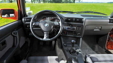 BMW E30 M3 interior dashboard