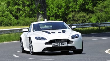 Aston Martin V12 Vantage