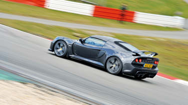 At the Nurburgring: Lotus Exige S vs C63 Black, M3 GTS, 911 GT3 RS 4.0 and Nissan GT-R Track Pack