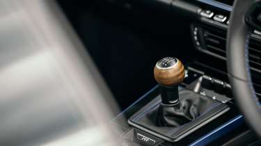 Porsche 911 Carrera T – gear lever