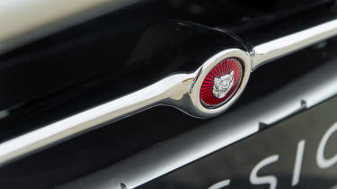 Jaguar e-type Zero drive - grille