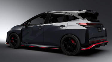 Nissan Aura Nismo RS – side