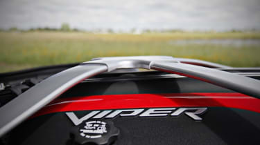SRT Viper Hennessey Venom 700R engine