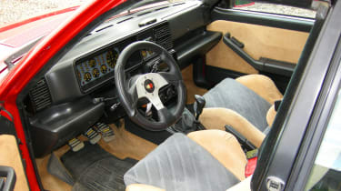 Lancia Delta Integrale interior