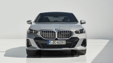 BMW 5-series – static nose