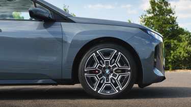 BMW iX 2025 – side details