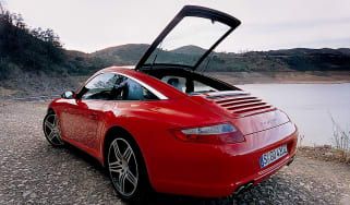 911
