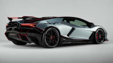 Lamborghini Revuelto SV