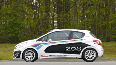 Peugeot 208 R2 rally car side profile