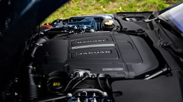 Jaguar F-type P450 FF – engine