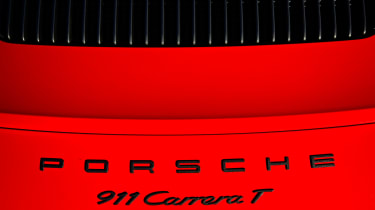 Porsche 911 Carrera T – rear deck