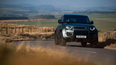 Land Rover Defender Octa front