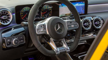 Mercedes-AMG A35 - dash