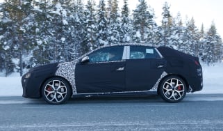 Hyundai i30 N Fastback – side