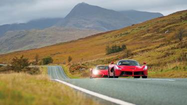 Ferrari Enzo v Ferrari LaFerrari