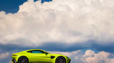 Aston Martin Vantage Pictures Evo