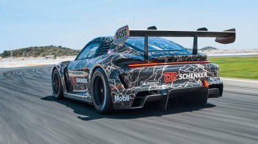 Porsche 718 GT4 e Performance