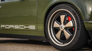 Theon Design Porsche 911