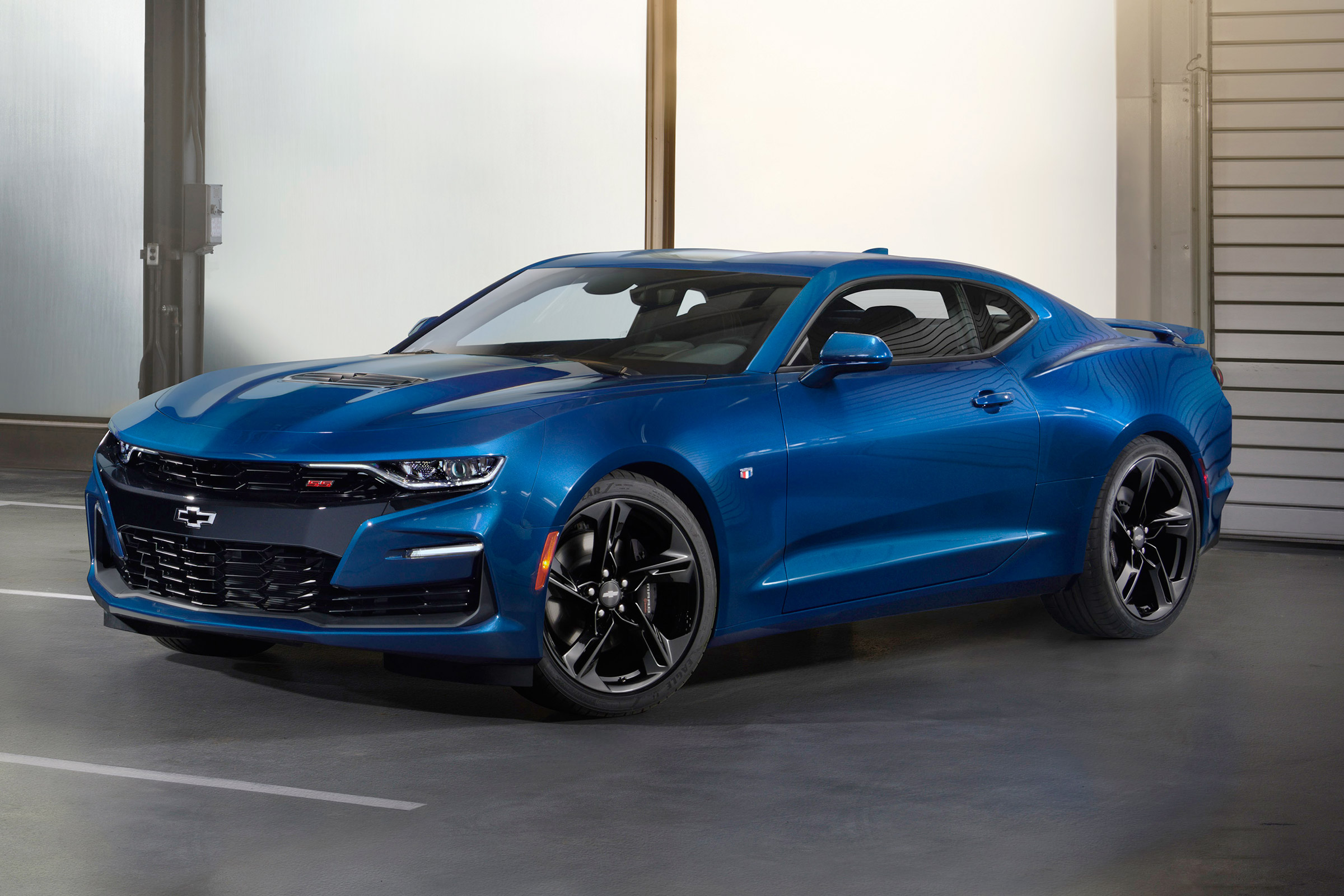 Refreshed 2019 Chevrolet Camaro revealed in the US evo