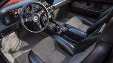 BMW M1 – interior