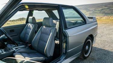 BMW E30 M3 – seats