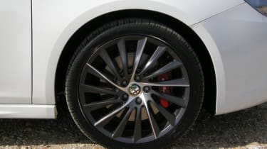 Alfa Giulietta group test wheel