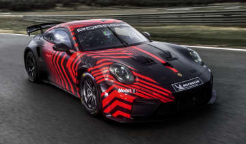 Porsche 911 GT4 R front