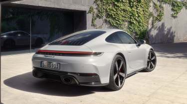 Porsche 911 Carrera S (992.2) – rear