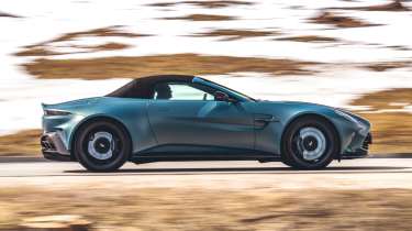 Aston Martin Vantage Roadster – side