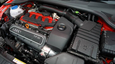 TT RS engine