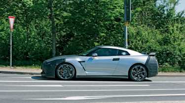 Nissan GT-R