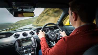 Ford Mustang (S550) driving