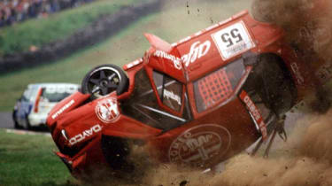 Knockhill 1994:Tarquini rolls an Alfa
