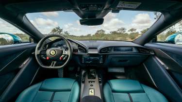 Ferrari Amalfi – interior