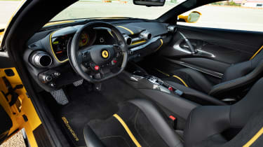 Ferrari 812 Competizione – evo cabin
