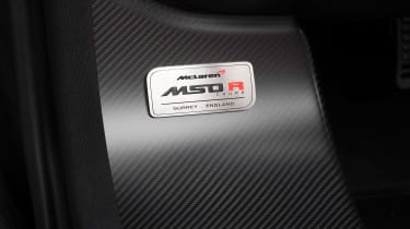 McLaren MSO R - plaque