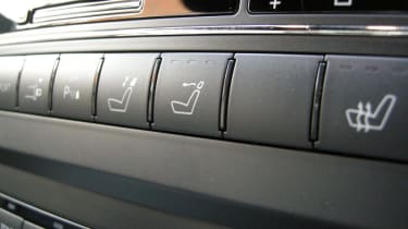 Mercedes E-Class Cabrio dash buttons