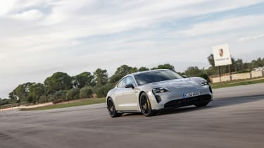 Porsche Taycan GTS 2022 review – front tracking
