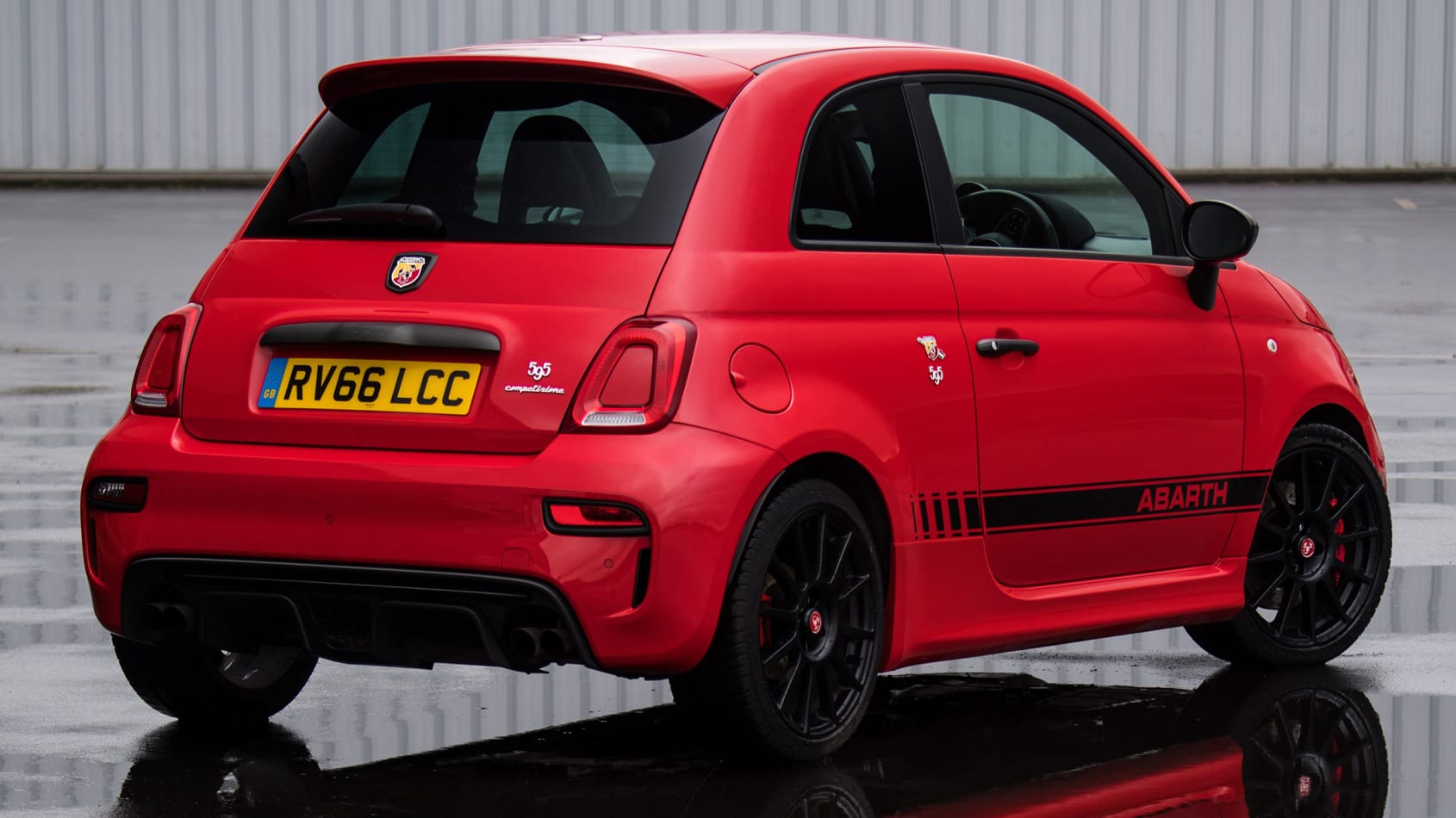 Abarth 595 Review - Pictures | Evo