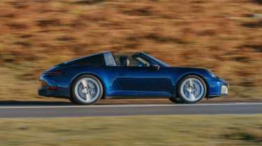 Porsche 911 Targa 4 GTS – side