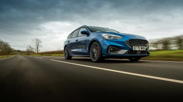 Ford Focus ST Estate FF – front tracking