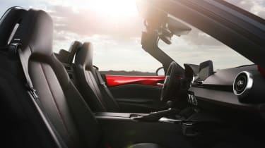 Mazda 2018 MX-5 - interior