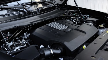 Land Rover Defender 90 V8 – engine