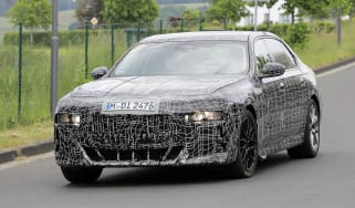 Next generation BMW 7-series spied – front quarter