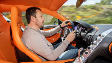 Bugatti Chiron - Dickie driving