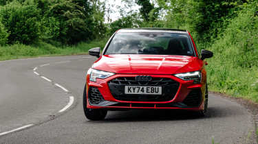 Audi S3 v BMW M235