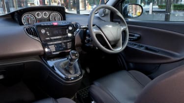Chrysler Ypsilon 0.9 TwinAir interior